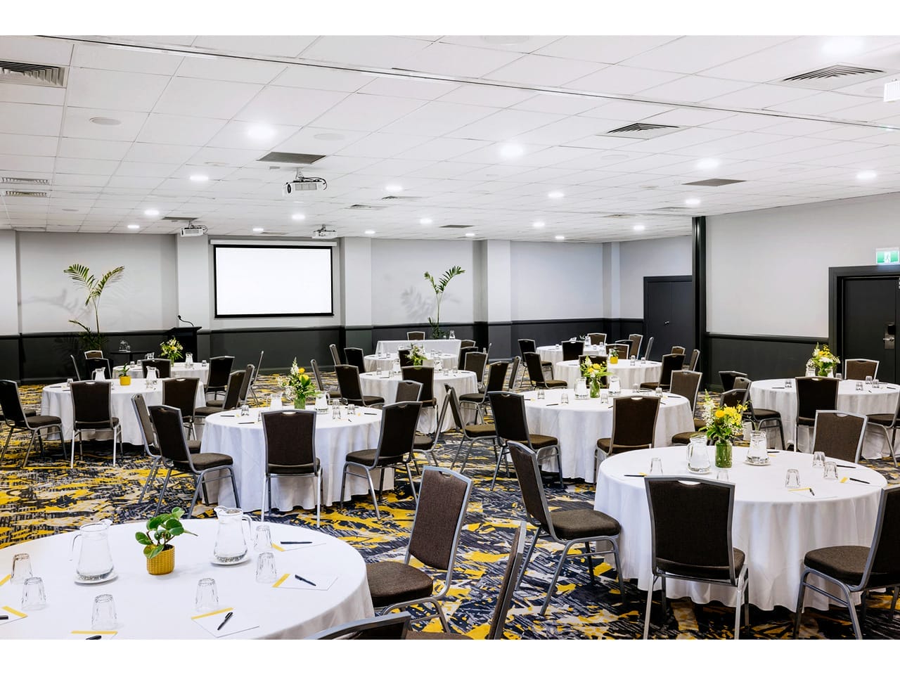 Banquet style meeting space hire