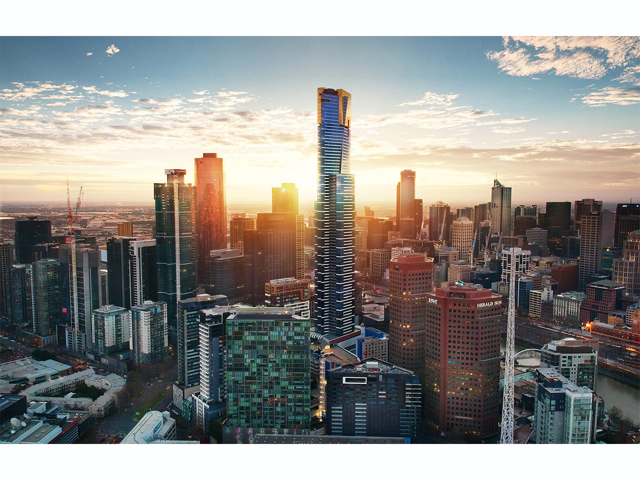 Golden hour view of Melbourne skyline