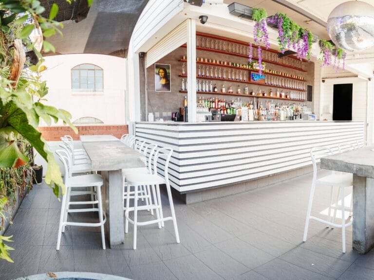 Alfresco bar